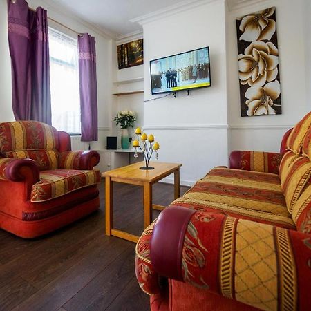 12 Cornwallis Lodge Family Room 2 Stoke-on-Trent Bagian luar foto