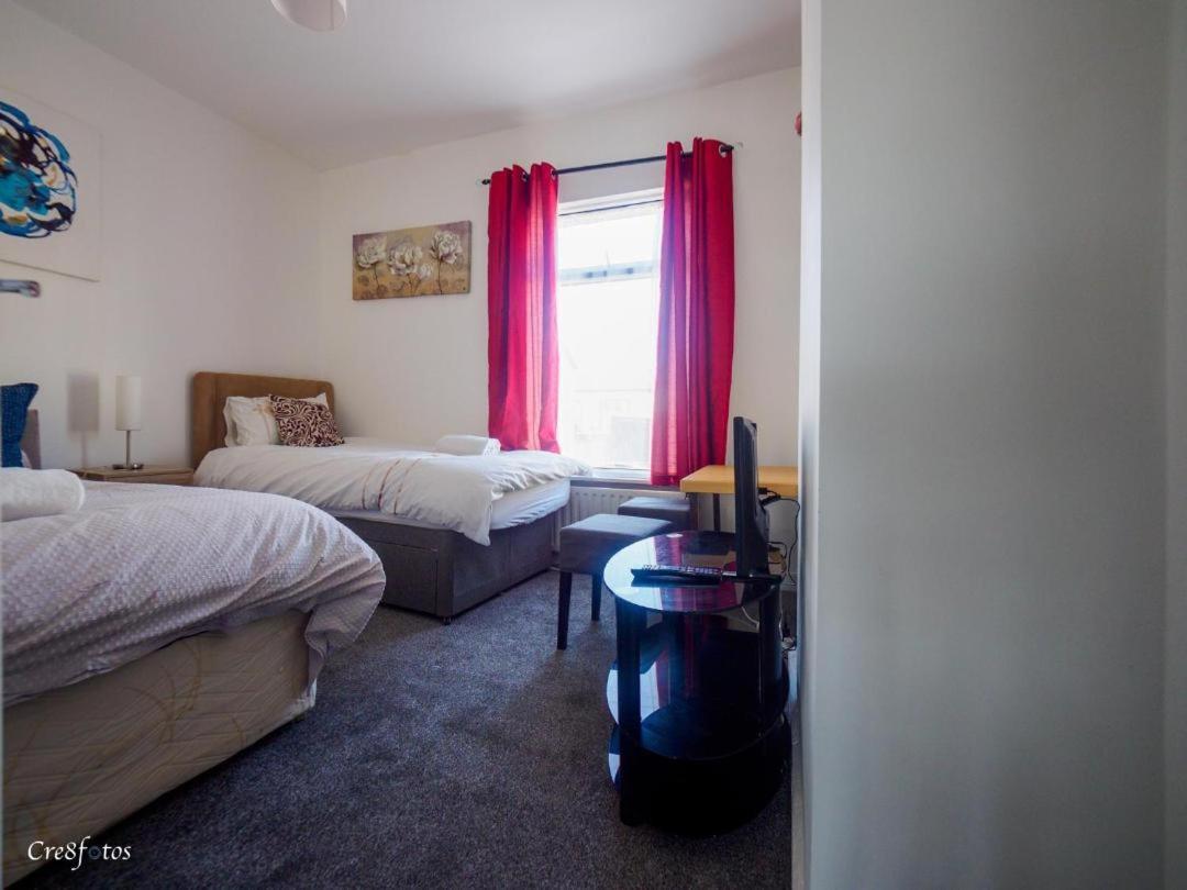 12 Cornwallis Lodge Family Room 2 Stoke-on-Trent Bagian luar foto