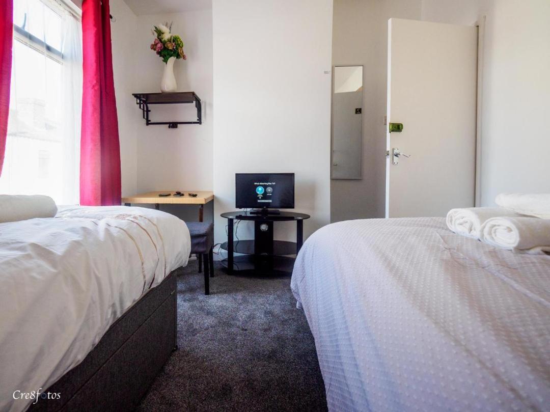 12 Cornwallis Lodge Family Room 2 Stoke-on-Trent Bagian luar foto